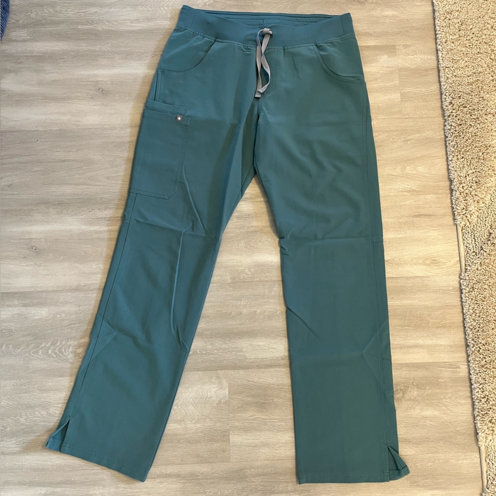 Figs Sage Cargo Scrub Pant